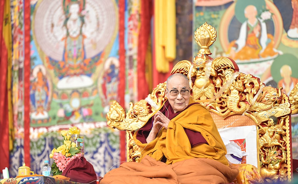 बौद्ध धर्म के धर्म गुरु दलाई लामा 35 दिनों के प्रवास पर पहुंचे बोधगया ; की गई चार लेयर सुरक्षा व्यवस्था
