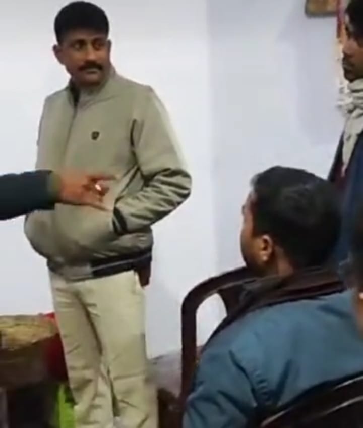 एटीएम में कै’श लोड करने वाले फ्रेंचाइजी कर्मी से ह’थियार के बल पर ₹20 लाख की लू’ट