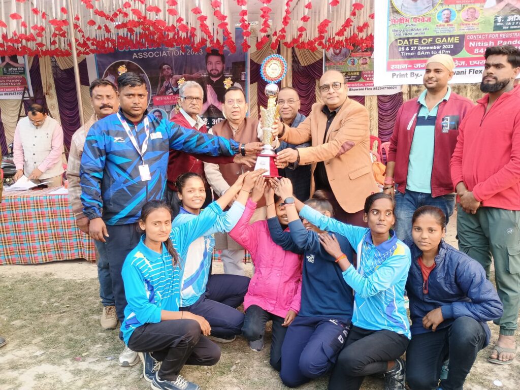 समाज को एकजुट रखने के लिए खेलों का आयोजन जरूरी : सलीम परवेज