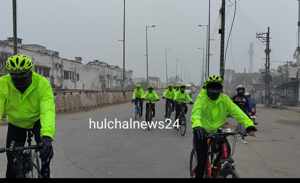 एनसीसी गर्ल्स कैडेटाें का साइक्लोथाॅन टीम दिल्ली के लिए रवाना ; मोदी करेंगे स्वागत