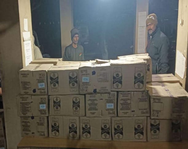 सारण पुलिस ने करीब 40 कार्टन अंग्रेजी श’राब किया बरामद ; धंधेबाज फरार