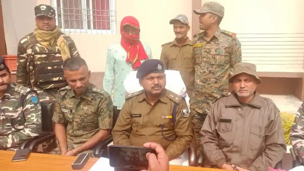 दो लाख के इनामी कु’ख्यात न’क्सली प्यारेलाल कोड़ा को पुलिस ने दबोचा ; 11 वर्षों से चल रहा था फरारl