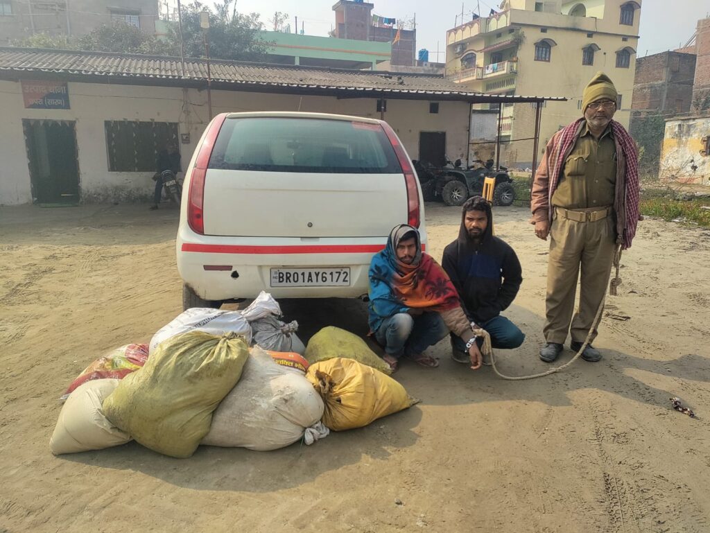 इंडिका कार से 250 लीटर चुलाई श’राब के साथ दो धन्धेबाजों को पुलिस ने किया गि’रफ्तार