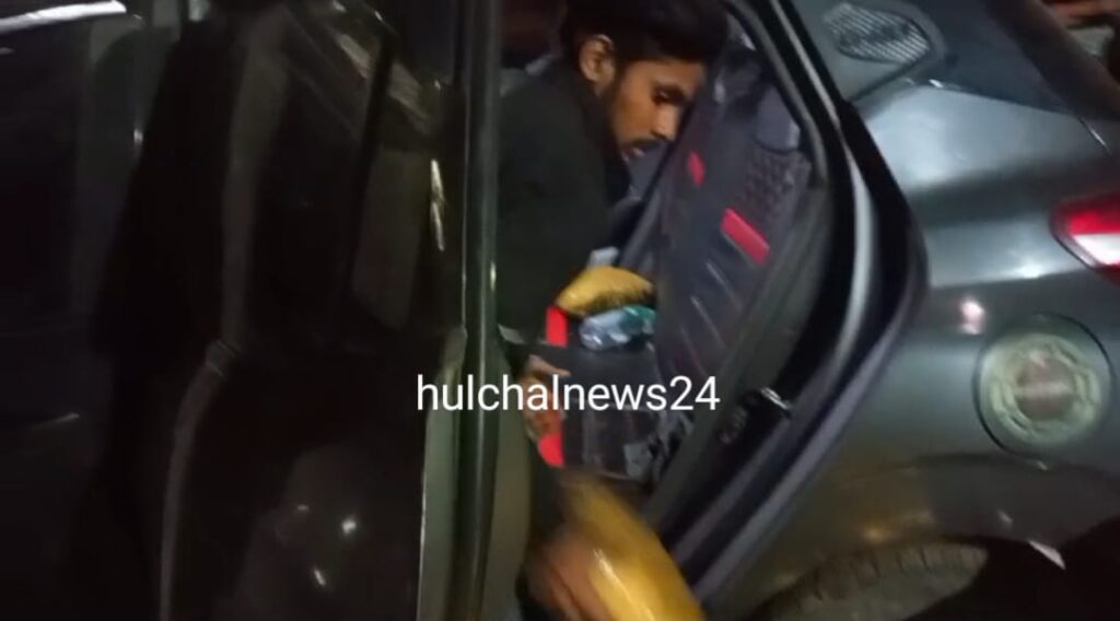 लग्जरी कार से 21 किलोग्राम गां’जा बरामद ; पुलिस को देखते ही कूद कर भागा त’स्कर