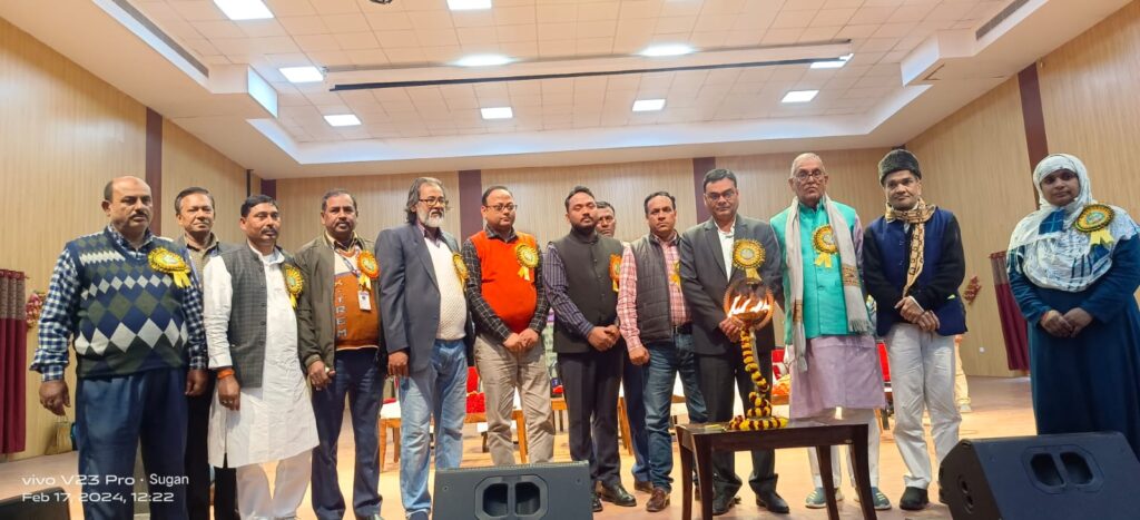 जिला स्तरीय उर्दू सेमिनार में एडीएम ने कहा उर्दू अदब की खूबसूरत जबान है
