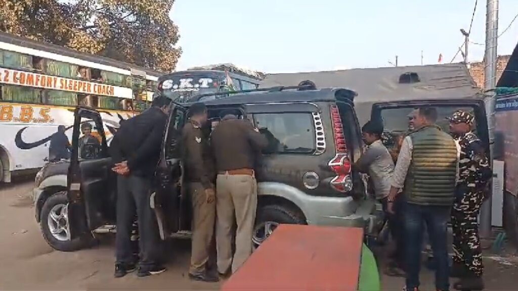 इंडो-नेपाल बार्डर पर 90 करोड़ का च’रस बरामद ; 8 गिरफ्तार