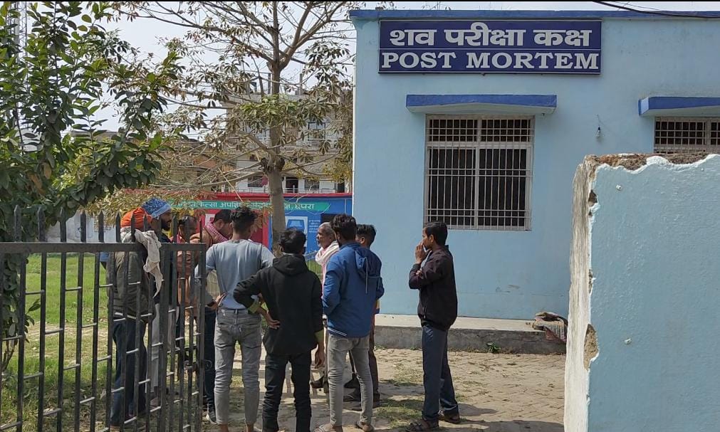 बहन की शादी का कार्ड बांट कर आ रहा था सूरज ; सियरभुक्का गांव के समीप अ’नियंत्रित वाहन ने मारी टक्कर तो दो युवकों की हो गई मौ’त ; मा’तम में बदला खुशी का माहौल