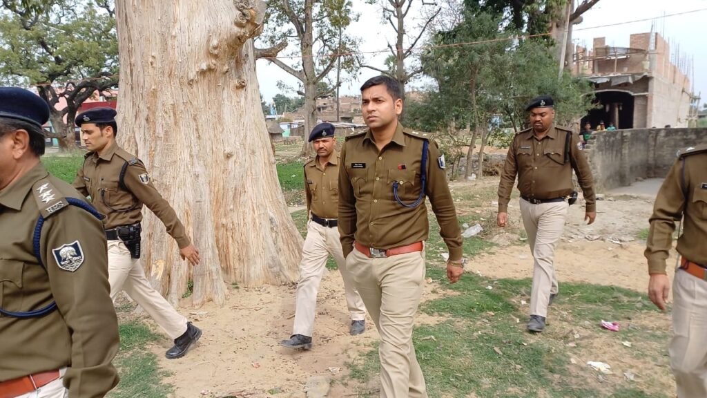 लोकसभा चुनाव को ले सारण एसपी ने मशरक थाना व क्षेत्र का निरीक्षण कर दिया आवश्यक निर्देश