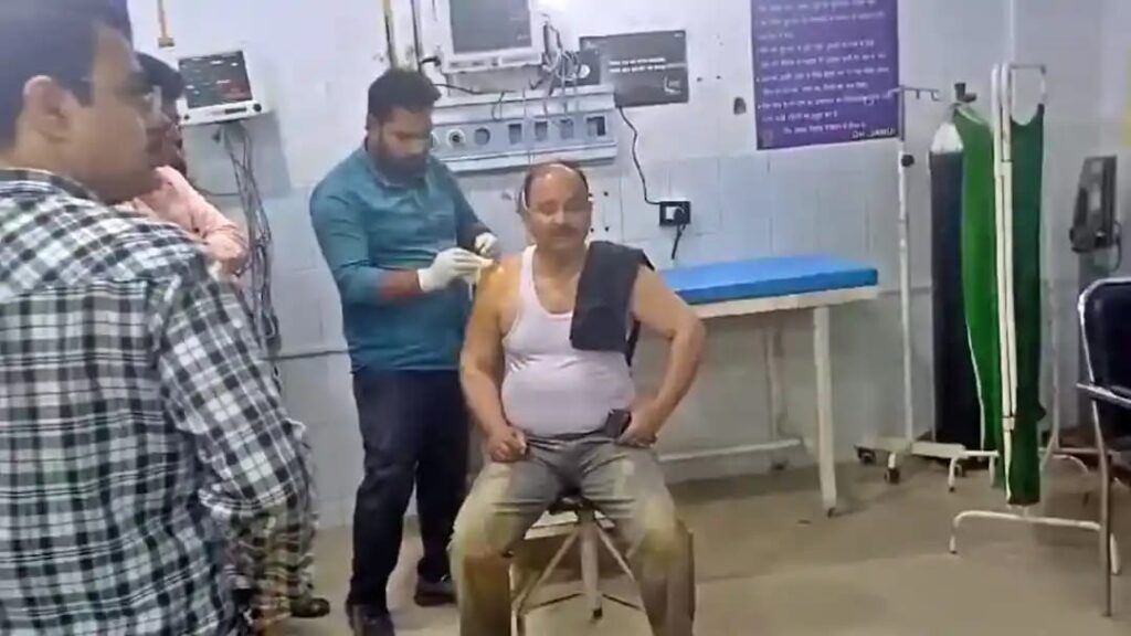 क्लाइंट ने बीच सड़क पर अधिवक्ता की बाइक रूकवाई फिर मा’री गो’ली ; बची जा’न