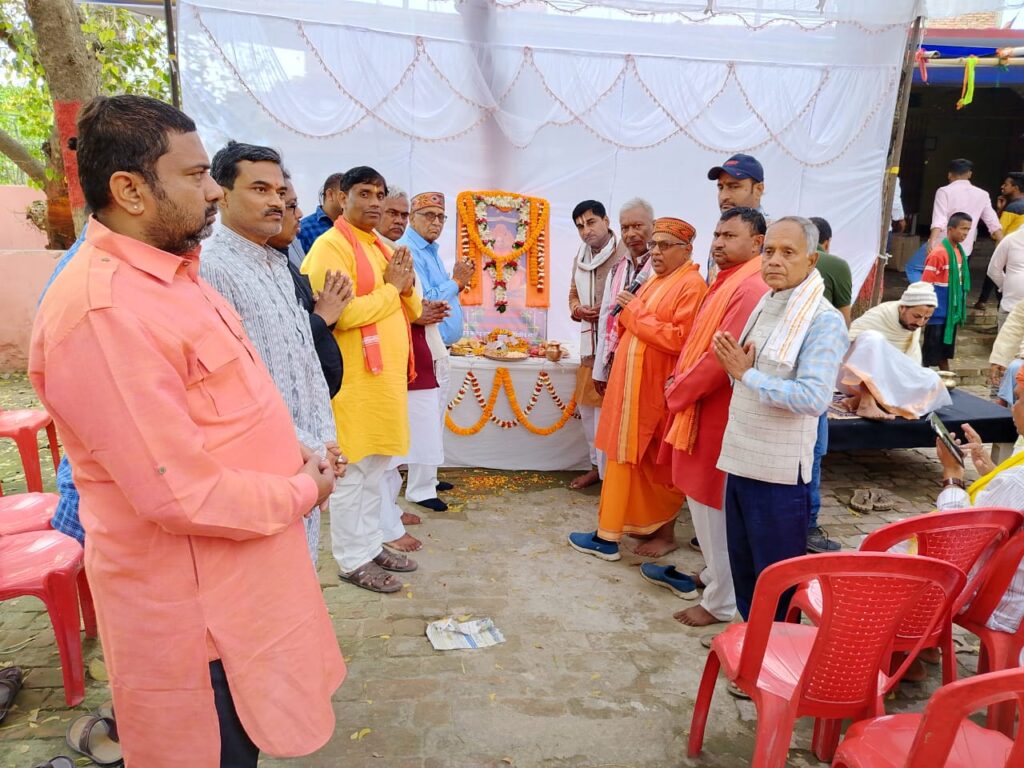 महर्षि दधिचि आश्रम उमानाथ मंदिर परिसर में गुरुदेव गोपालाचार्य के पुण्य तिथि पर भंडारा का आयोजन