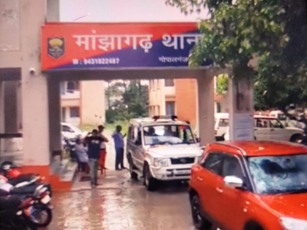 बाइक सवार उ’चक्कों ने एफसीआई के मुंशी से झ’पट लिए ₹5.60 लाख का थैला