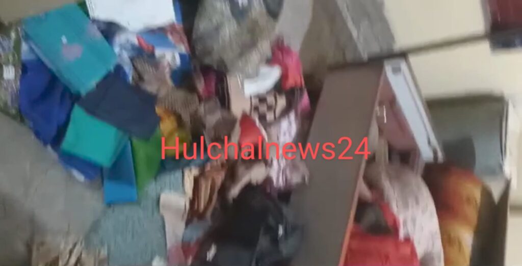 महिला गई बेटी के घर सोने तो चो’रों ने घर पर कर दिया हाथ साफ ; ₹50 हजार नकद समेत लाखों के आभूषण की चो’री