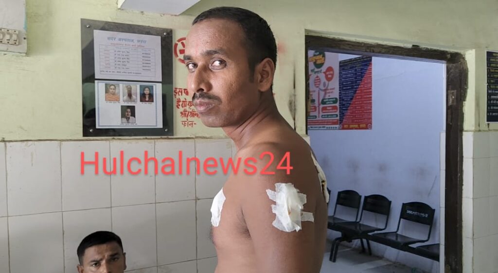 पत्नी के सामने पति को घर से खीं’चकर चा’कू घों’पा ; भूमि वि’वाद को लेकर पहले भी हुई थी मा’रपी’ट