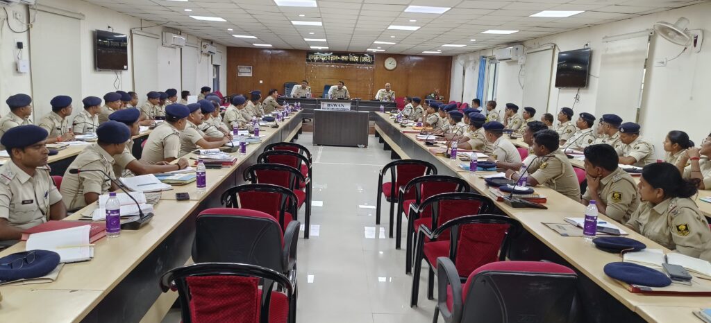 अ’पराध निरोध गोष्ठी में क्रा’इम कंट्रोल को लेकर सारण एसपी ने की विशेष चर्चा ; कहा हर हाल में व्यवस्था में सुधार चाहिए