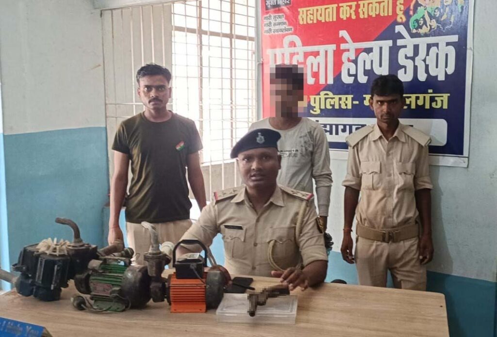 देसी कट्टा व चो’री का तीन मोटर पंप के साथ एक चो’र गिरफ्तार