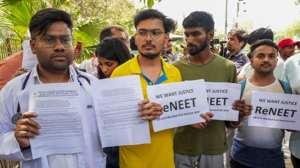 NEET परीक्षा धांधली मामले में 13 लोग गिरफ्तार ; छह पोस्ट-डेटेड चेक बरामद