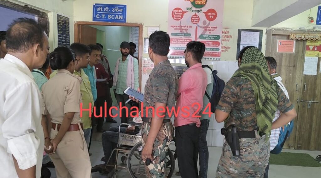 कोचिंग के बाहर दो छात्रों की जमकर हुई धुनाई ; भर्ती, मौके पर पहुंची पुलिस