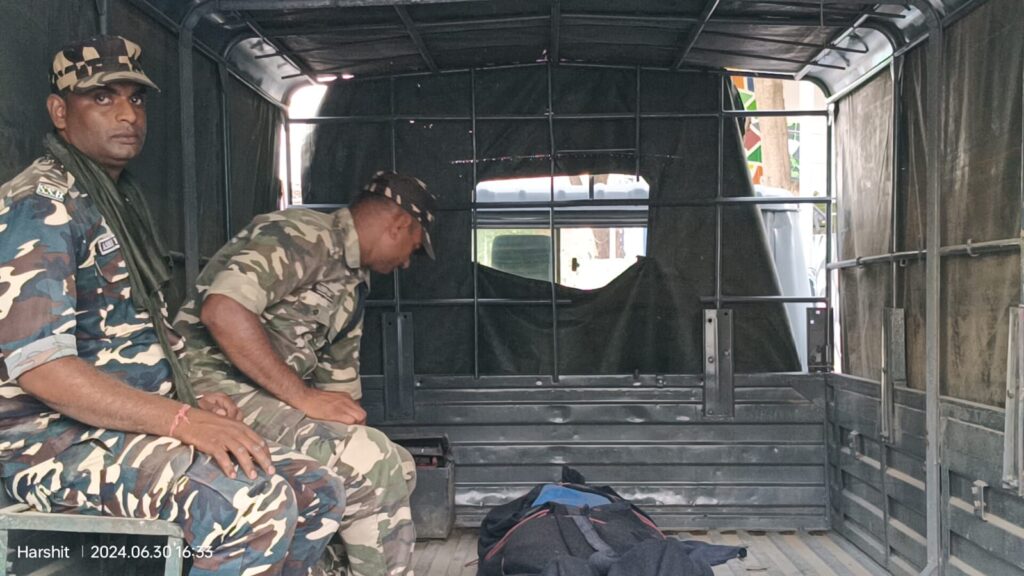 भारत-नेपाल बॉर्डर पर तैनात एसएसबी जवान ने खुद के हथियार से गोली मारकर किया सुसाइड