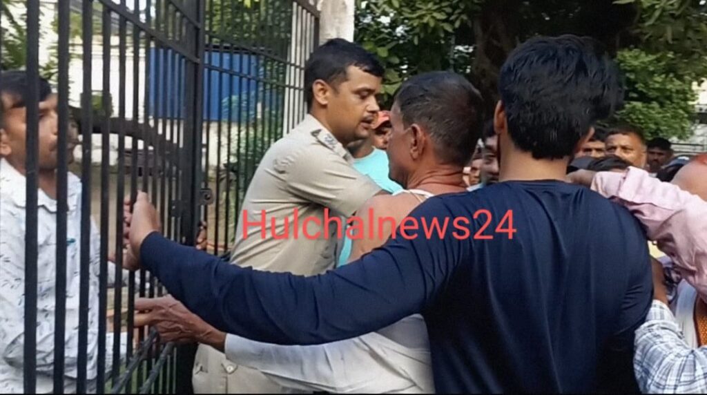 फंस गया पिस्टल का कॉक नहीं तो कोर्ट परिसर में हो जाती हत्या ; पुलिस की तत्परता से दो व्यक्ति हिरासत में, पिस्टल जब्त