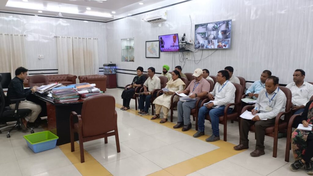 बिहार सरकार की मुख्य योजनाओं का लाभ पाने के लिए मजदूरों को निबंधन करवाना आवश्यक : डीएम