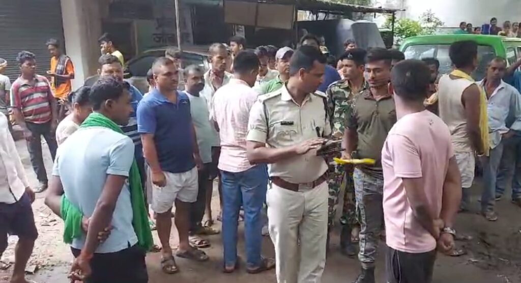 सिद्धेश्वर नाथ मंदिर में भगदड़ के कारण सात लोगों की मौत; कई घायल