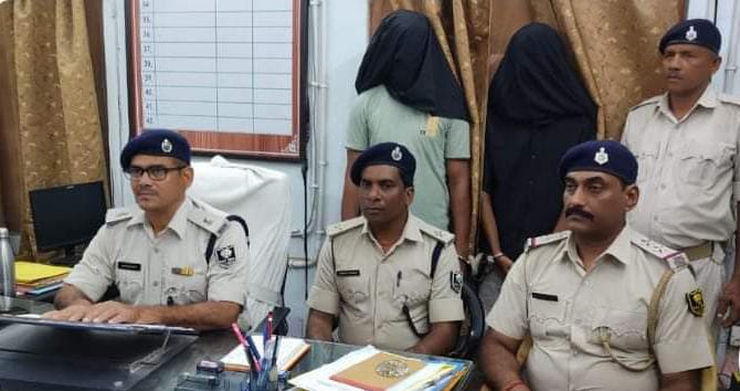 न्यायालयकर्मी गोल्डेन पासवान हत्याकांड में शामिल दो अपराधी गिरफ्तार ; शूटर फरार