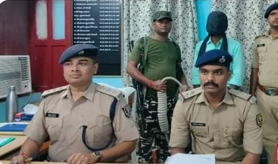 वर्षों से फरार हार्डकोर नक्सली गिरफ्तार ; दर्ज हैं 9 आपराधिक मामले