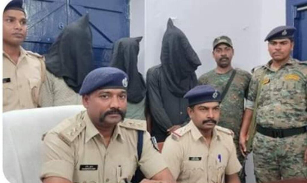 भतीजा ने चाची को 5 टुकड़ों में काटा ; सिर को तलाशने में जुटी पुलिस