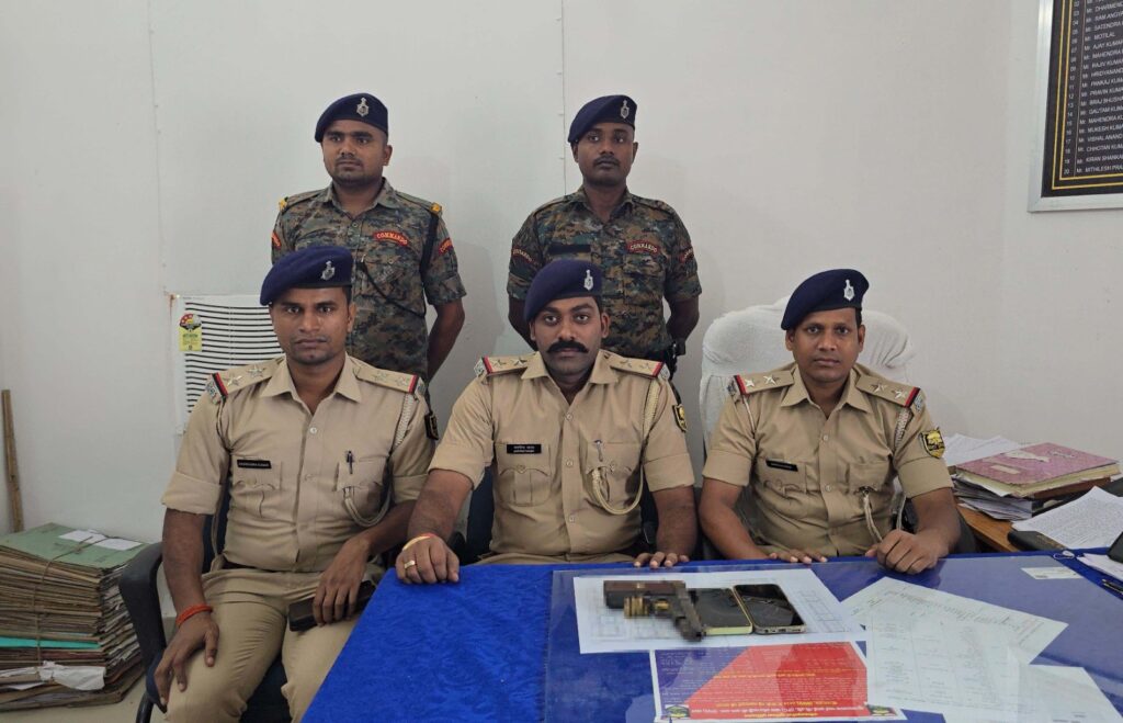 पुलिस ने 6 घंटे के अंदर हत्याकांड का किया उद्भेदन ; हथियार के साथ दो विधि विरूद्ध बालक निरूद्ध