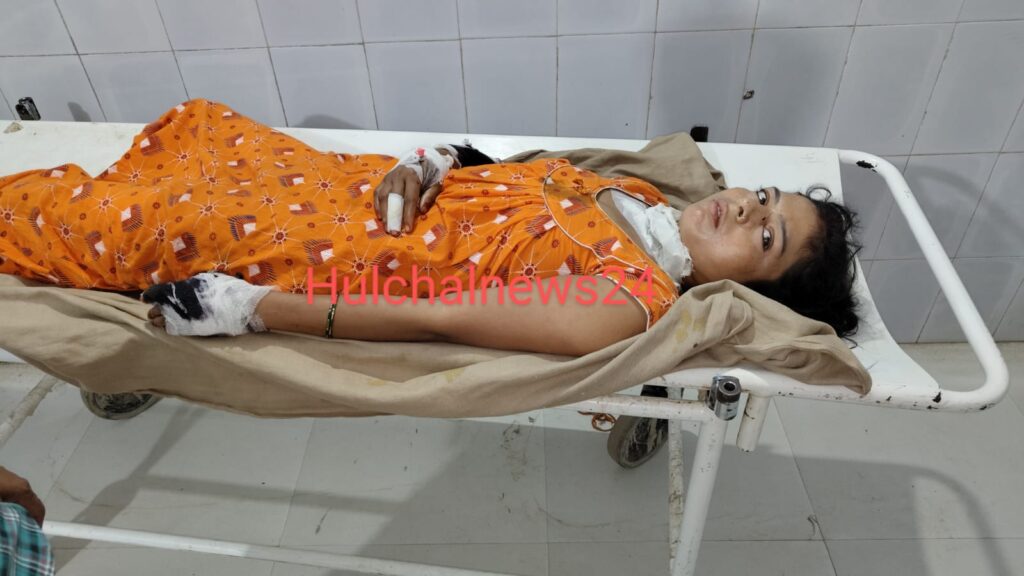 तीन-चार दिन ससुराल में रहने के बाद पति ने अकेला पाकर पत्नी को चाकू से गोदा ; मृत जानकर हुआ फरार