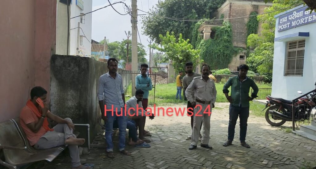 कमाकर घर लौट रहे एक युवक की ट्रेन से गिरकर हुई मौत ; पहचान के बाद परिवार वालों में कोहराम