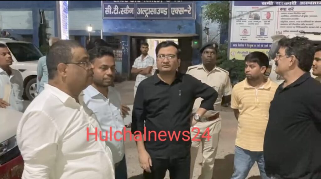 शिकायत के बाद सदर एसडीओ डीटीओ व डीडीसी ने रात्रि में ही किया छपरा सदर अस्पताल का औचक निरीक्षण ; एंबुलेंस पर कार्रवाई तो कर्मियों को लगी फटकार