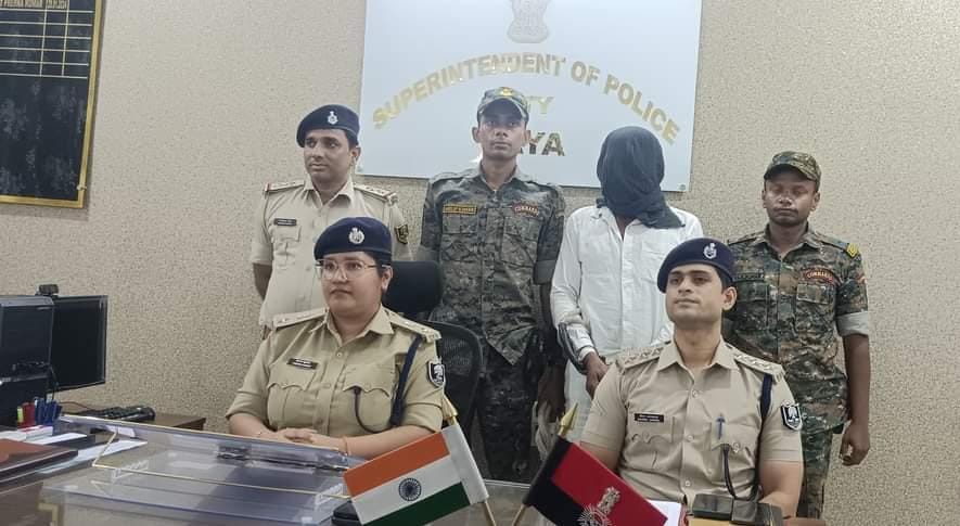वर्षों से फरार चल रहे 50 हजार के इनामी अपराधी को हथियार के साथ पुलिस ने किया गिरफ्तार