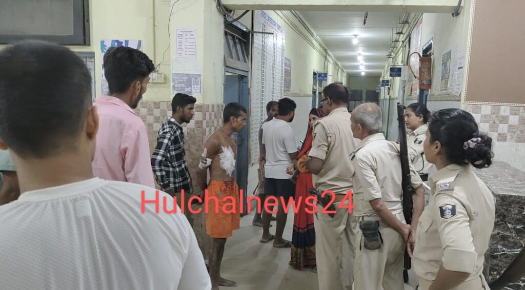विवाद में पट्टीदारों के बीच जमकर हुई चाकूबाजी में दोनों तरफ से तीन महिला समेत एक दर्जन जख्मी ; गंभीर स्थिति में चार रेफर