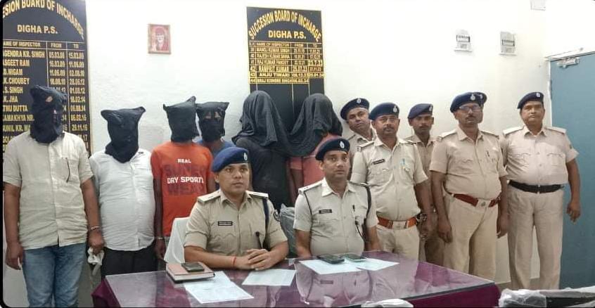 रोको-टोको अभियान के दौरान पुलिस ने 6 अपराधियों को एक पिस्टल एवं चार गोली के साथ किया गिरफ्तार