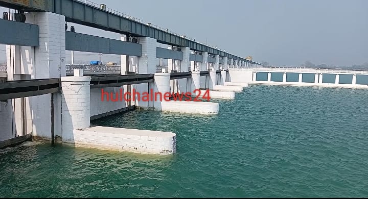 वाल्मीकि नगर गंडक बराज से रात्रि 12:00 बजे डिस्चार्ज किया जा सकता है 6 लाख क्यूसेक से अधिक वाटर ; सारण तटबंध पर दबाव को ले हाई अलर्ट