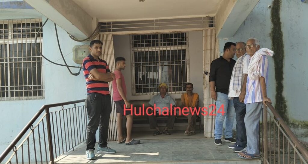बाइक से गए एक व्यक्ति की खेत में मिली लाश ; संदेहास्पद मौत पर परिवार वालों ने की जांच की मांग
