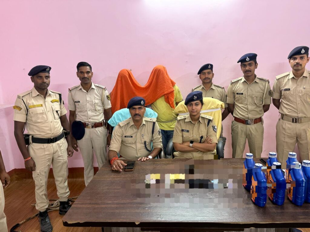 लूटकांड का किया गया उद्भेदन ; दो अपराधी दो देसी पिस्तौल व चार गोली के साथ गिरफ्तार