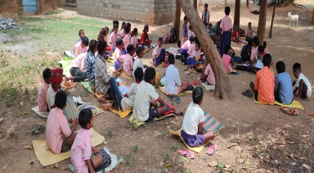 भूमिहीन विद्यालय के लिए भूमि दान करने वाले भूमिदाता के नाम पर विद्यालय का होगा नामकरण