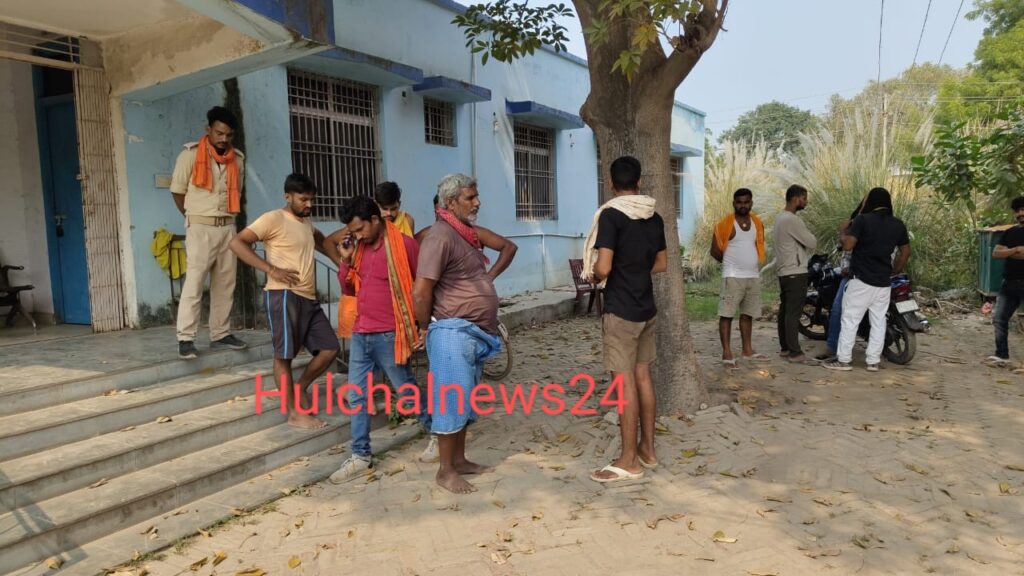 नाव से पहुंचे हथियारबंद अपराधियों ने घाट पर की फायरिंग ; एक व्यक्ति को गोली मार मौत के घाट उतारा