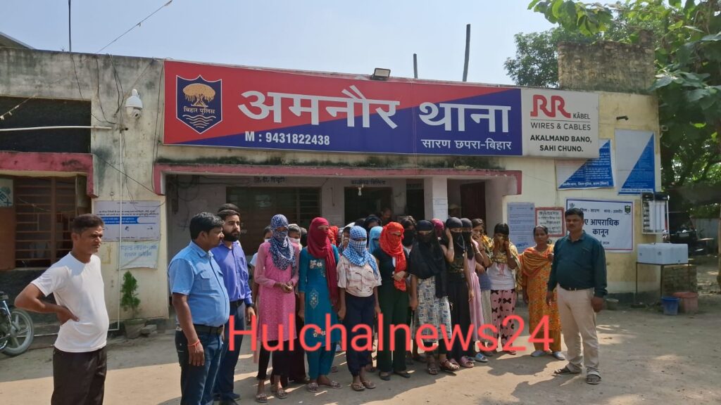 किसी को हीरोइन बनाने का झांसा तो किसी को प्यार में फंसा कर लाया गया ; 31 नर्तकियों को ऑर्केस्ट्रा संचालकों से किया गया रेस्क्यू ; चार संचालक गिरफ्तार