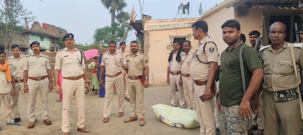 जहरीली शराब कांड के बाद अब श्वान दस्ता की मदद से पुलिस कर रही शराब की तलाश ; धंधेबाजों में हड़कंप