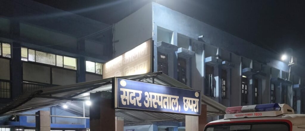 ₹500 की दवा बाहर से खरीदवाने पर डीएम ने लिया संज्ञान ; अस्पताल प्रशासन ने मरीज का पैसा वापस करने के बाद किया शोकॉज नोटिस