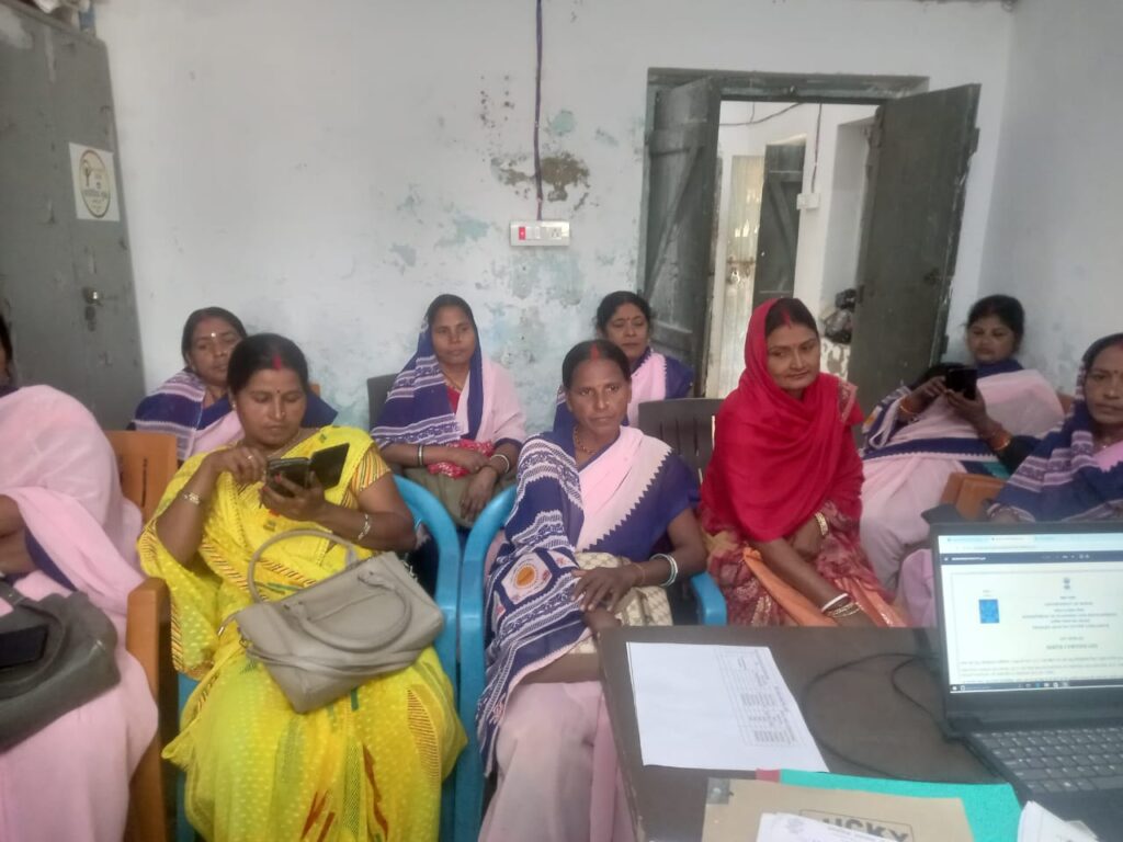 अब हाइटेक टेक्नोलॉजी से लैस हुई आशा कार्यकर्ता ; घर-घर जाकर बनाएंगी आयुष्मान कार्ड ; आपभी बना सकते हैं अपना आयुष्मान कार्ड