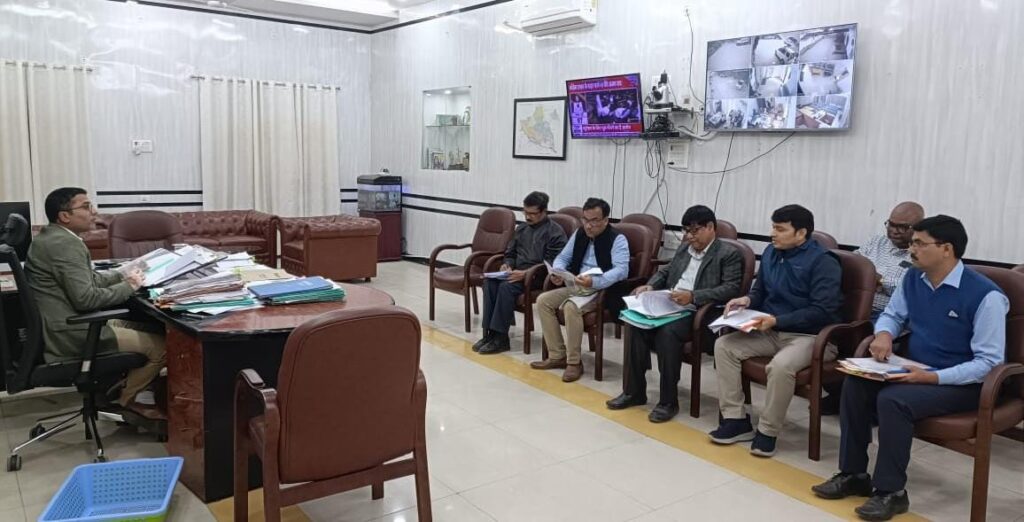 धान अधिप्राप्ति कार्य में तेजी लाने में सभी पैक्स, मिलर, किसान सलाहकार एवं बीसीओ अपने कर्त्तव्यों का निष्ठा के साथ करें निर्वहन : सारण डीएम