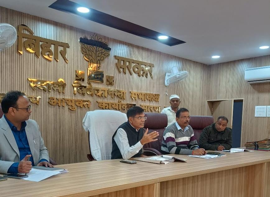 सारण जिला अंतर्गत निर्वाचक सूची के विशेष संक्षिप्त पुनरीक्षण की समीक्षात्मक बैठक संपन्न