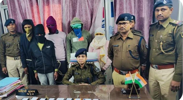 नौकरी देने के नाम पर ठगी करने वाले एक महिला समेत पांच साईबर अपराधी गिरफ्तार ; कई राज्यों के बेरोजगारों को बना चुके हैं अपना शिकार