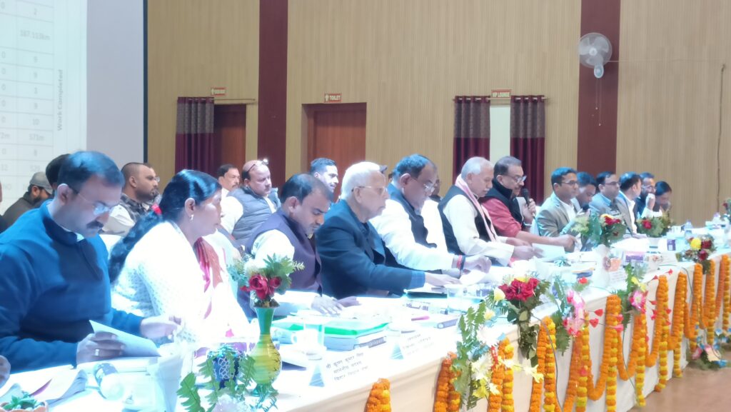 दिशा की बैठक में जिला के समग्र विकास हेतु सभी विभाग को आपसी समन्वय स्थापित रखते हुए कार्य करने का दिया गया निर्देश