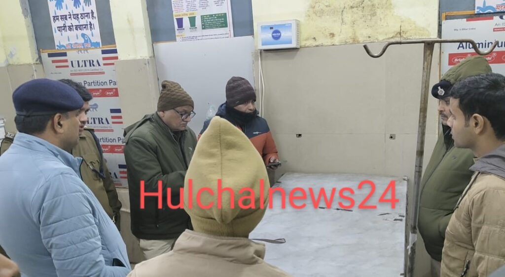 शहर में एक व्यक्ति के सीने में गोली मार कर हत्या ; तीन युवकों को हिरासत में लेकर पूछताछ कर रही पुलिस