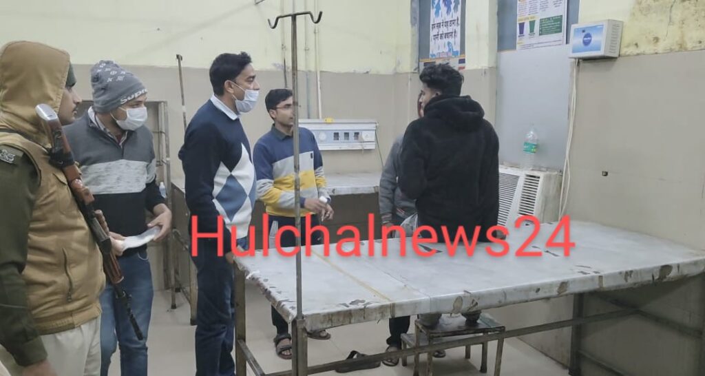 चाकू बाजी में दो भाई गंभीर स्थिति में रेफर ; एक के प्राइवेट पार्ट में लगा चाकू